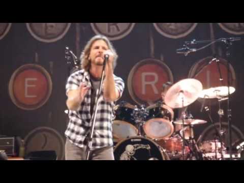 Pearl Jam - Scottrade Center, St. Louis, 05.04.2010