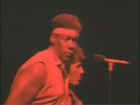 Hilarious Performance Bruce Springsteen & Clarence Clemons - Fire