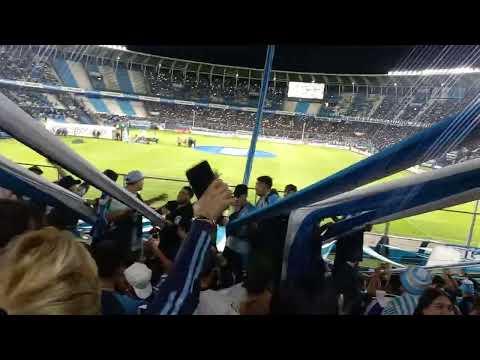 "NO ME IMPORTAN LO QUE DIGAN LOS DEL ROJO Y LOS DEMAS  YO TE SIGO A TODAS PARTES CADA VEZ TE QUIERO⚔" Barra: La Guardia Imperial • Club: Racing Club