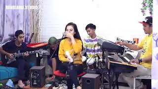 Download lagu Kau asing dimataku VOC Anie anjanie mp3