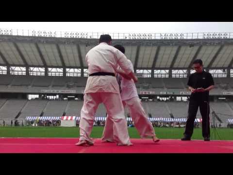 味の素スタジアム  格闘技ステージ カラテスバー