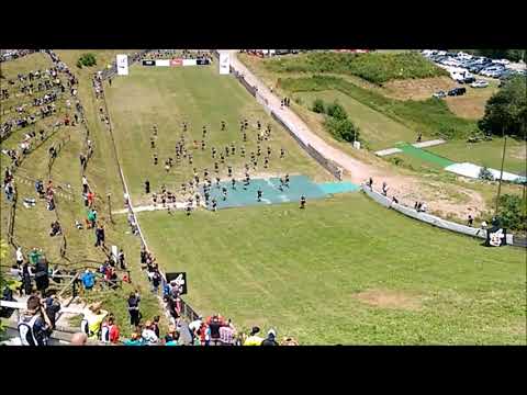 Schanzenlauf Red Bull 400 Titisee-Neustadt Hochfirstschanze 2017 -  Berg hinauf und hinunter