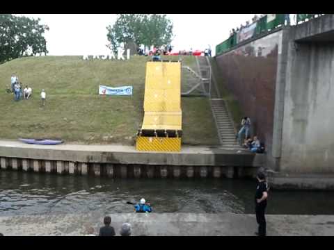 Święto Wisły skoki kajakiem