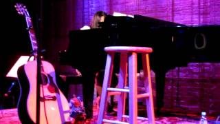 "Too good for words" - Angel Taylor live @ Evanston SPACE [8/14/09]