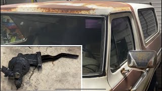 FUEL PUMP REPLACEMENT ON A 1978 FORD BRONCO 351M / 400