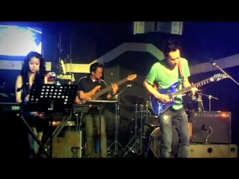 Simon Yong Band - That Friday The X]I[ Show (2010)