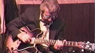 Jimmie Rivers playing solo guitar LIVE