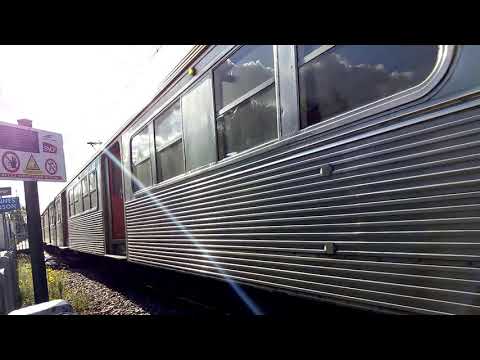 Passage d'une Z5300 sans arrêt à Essonne Robinson (VIDE)