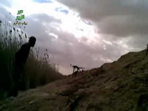 استهداف نقاط تمركز قوات النظام على أسوار مطار دير الزور العسكري بواسطة رشاش دوشكا من قبل لواء محمد الفاتح