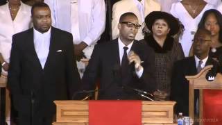 HD Whitney Houston Tribute by R. Kelly - I Look To You - YouTube.flv