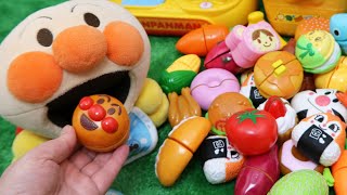 アンパンマン おもちゃ　アニメ 赤ちゃんアンパンマンのお世話をするよ