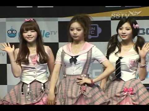111231 Girl's Day @ Gayo Daejun Red Carpet