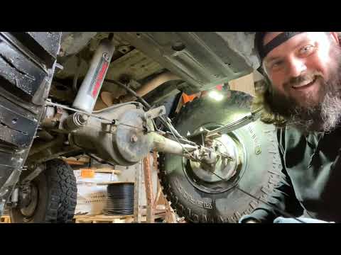 Welding a broken shock mount on my Samurai