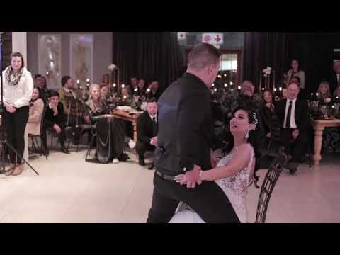 Groom surprises wife with Magic Mike pony dance