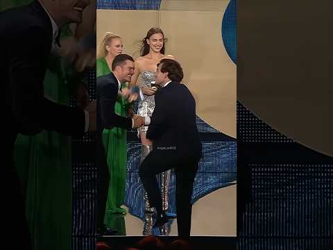 When the supermodel meets Superman✨ #irinashayk #henrycavill #supermodel #superman