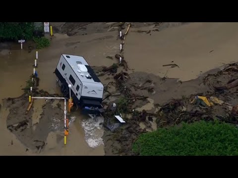 ‘Didn’t have warning’: Flash flooding hits popular Victorian holiday hotspot