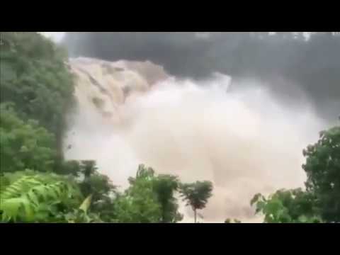 Breaking Hawaii Hurricane To Tropical Storm Heavy down pour flooding Raw Footage Update 8/24/18 Video