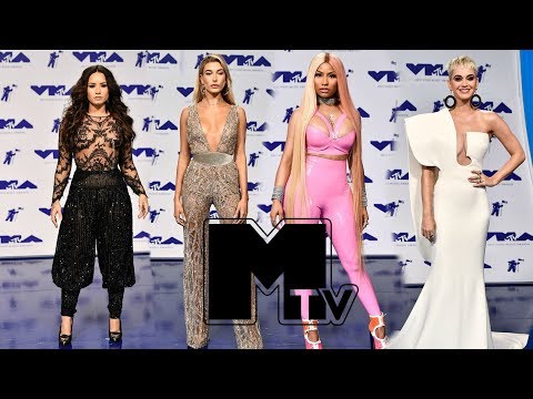 ünlülerin mtv 2017 giyimleri