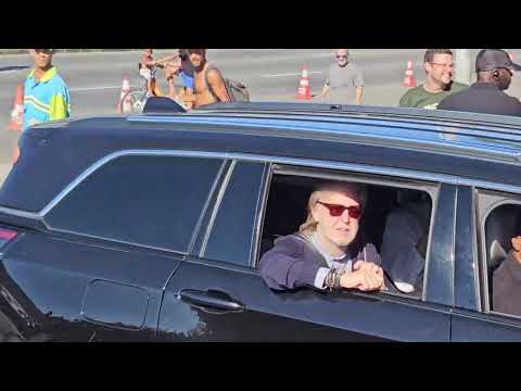 Video Paul McCartney chegando para show no Maracanã Rio de Janeiro 2023