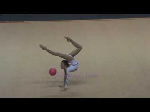 Laura HALFORD (GBR) ball - 2010 Calais junior AA