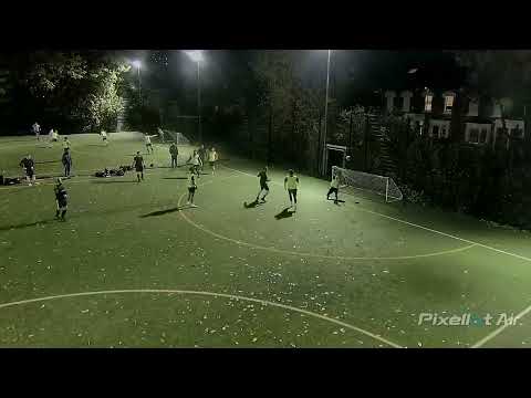Bobby's Dazzlers 8-2 Chapati e Karak The Auld Shillelagh Quinta-feira Uma liga