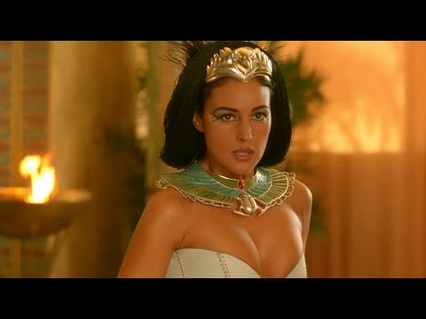 Asterix & Obelix: Mission Cleopatra (2002) - Cleopatra goes to see the pyramid herself | RetroMovies