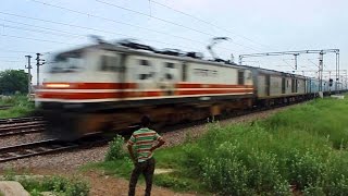 preview picture of video 'Bang-Bang 150KMPH Bhopal Shatabdi Fastest Running Train of India!'