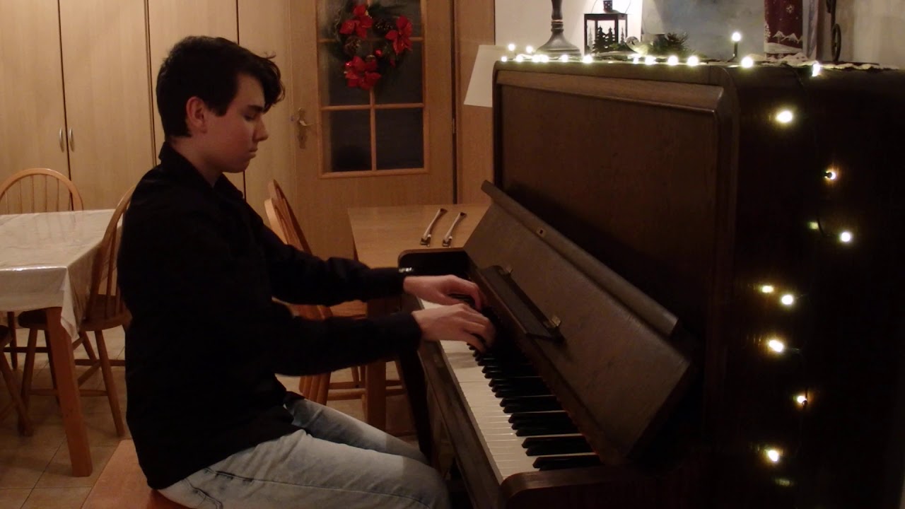 E. Grieg: Lyrické kusy op. 12-1, Andrew Lesan