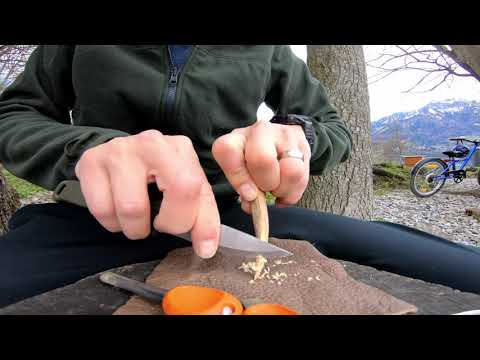 Feuer Machen mit Kienspan und Birkenrinde (Feuerstahl) not cut