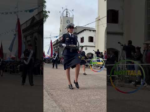 Escuela de policía de Rosario del Tala. Desfile 25 de mayo
