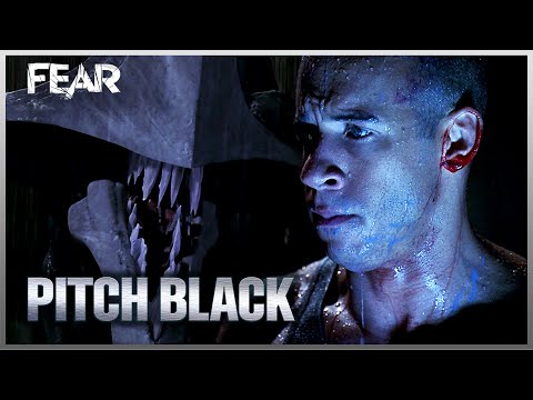 Riddick Escapes The Alien Planet (Final Scene) | Pitch Black | Fear