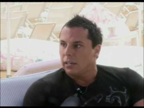 o alexandros milaei gia ola sto kosta minaretzi...meros 1