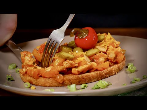 Dinner in 15 minutes? Spicy CHICKEN MIXTURE on toast!