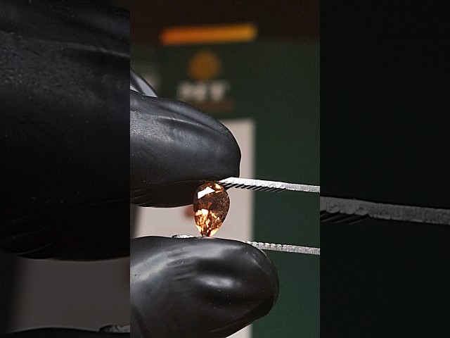 حجر التورمالين الطبيعي مفحوص و موثق بشهادة مختبر