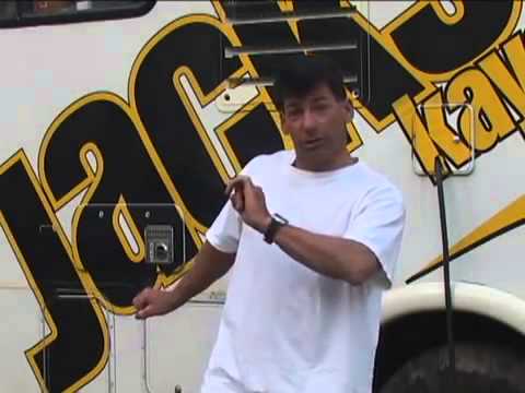 download lagu mp3 mp4 Squirts Dvd, download lagu Squirts Dvd gratis, unduh video klip Squirts Dvd