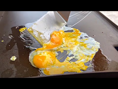 How to make scrambled eggs on a flat top grill (30 seconds)