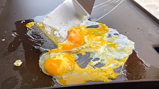 How to make scrambled eggs on a flat top grill (30 seconds)