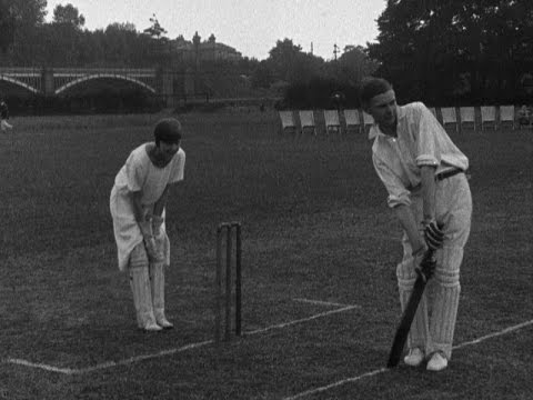 Amazons at the Wicket! (1925)