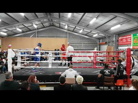 Onyx Lye vs Seth Norling at River City Boxing Wanganui 11-11-17