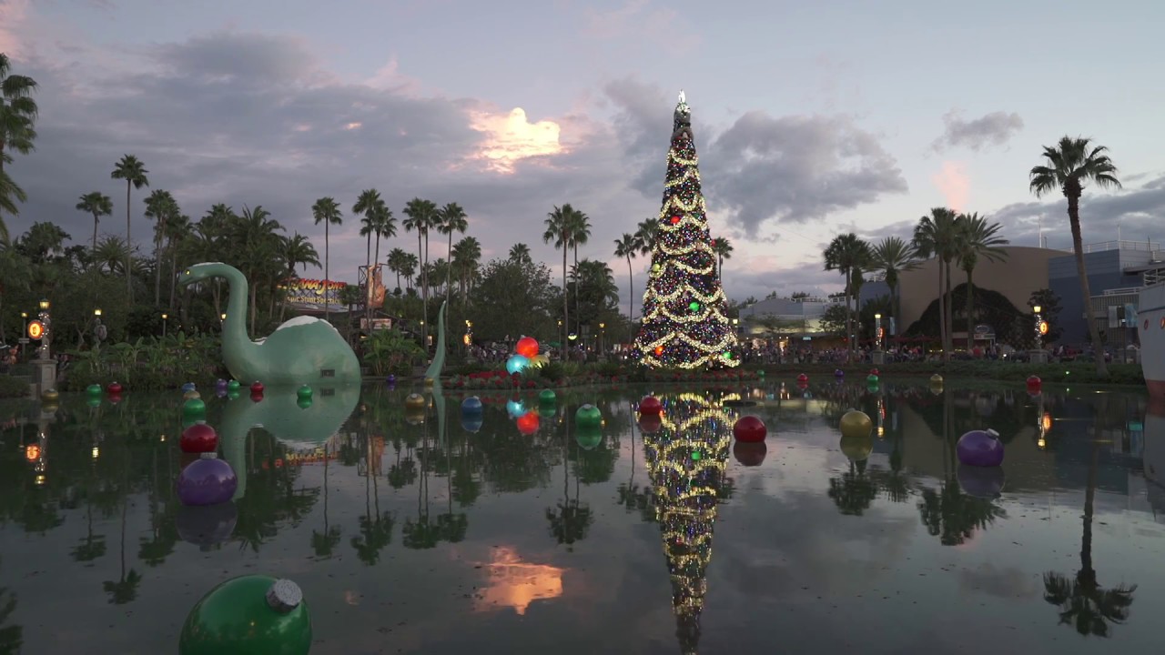 Disney's Hollywood Studios Christmas Tree lighting moment