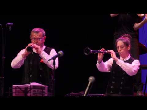 TAN DE'I ! - Ronds de Loudéac / Bagad Cap Caval & Phil'Armorik Orchestra