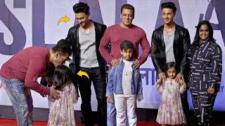 Salman Khan arrives at Ruslaan Premiere | Pose with sister Arpita Khan, Aayush Sharma and Kids