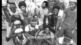 LEE PERRY & THE UPSETTERS - Django Shoots first