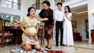 當婆婆將懷孕的她壓著跪在碎瓷片上時，她用最後的力氣望向他卻只見他溫柔地抱著假孕的白月光，她絕望簽下離婚協議消失；得知真相後他卻發瘋的找她