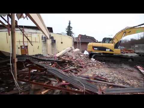 Abriss der Sporthalle an der Auguststraße