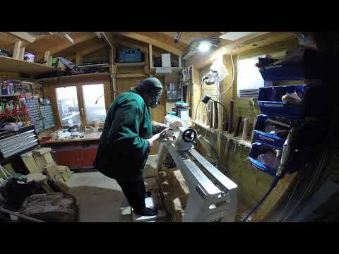 Tournage d'un bol avec tour à bois