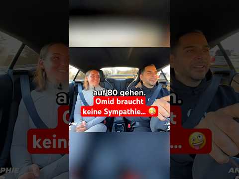 Omid genießt die Probefahrt, verliert aber den Deal nicht aus den Augen!