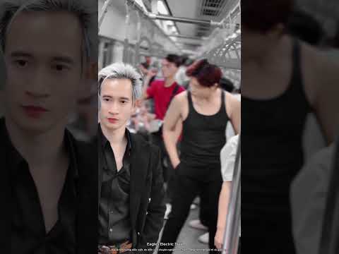 Stopping subway bully with style [BEN KUNGFU] #beneagle #action #comedy #martialarts #viral #shorts