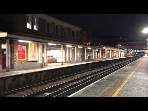 450-009 450-095 Arrives and Departs Feltham (Motor Fails)