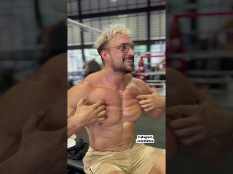 He’s Playing PIANO - The Alien gains - Joesthetics